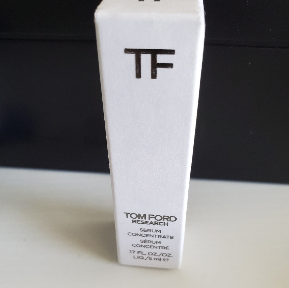 Tom Ford Research Serum Concentrate - Picture 4 of 6